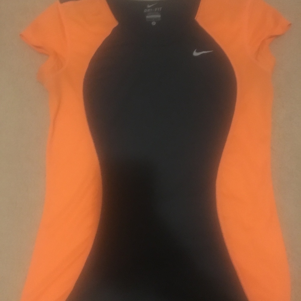 Nike Dri-Fit Running Tee - Picture 3 of 4